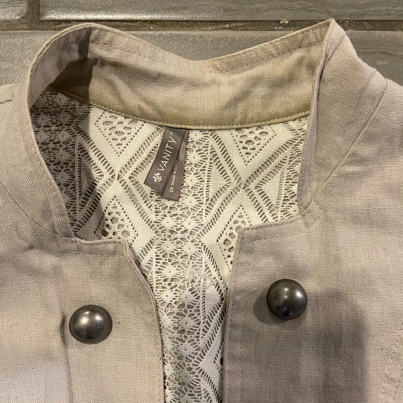 Tan cream jacket - Picture 2 of 2